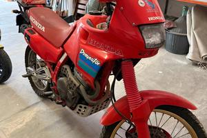 Moto Honda Dominator 650