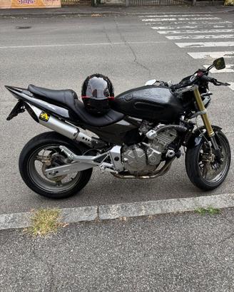 hornet