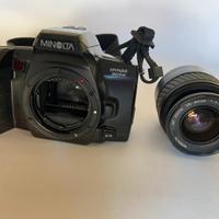 MINOLTA DYNAX 303SI ANALOGICA REFLEX 35 MM