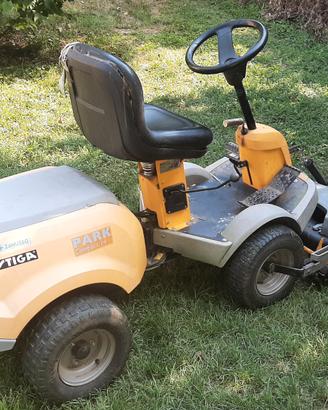 trattorino rasaerba frontale Stiga Park Compact