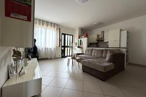 4 LOCALI A MONTECASTRILLI
