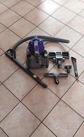 Aspirapolvere Dyson con 4 accessori