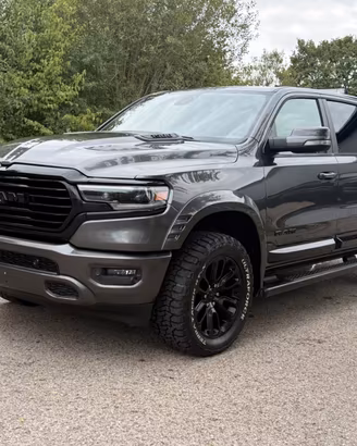Dodge ram Laramie sport 5.7 v8 hemi 