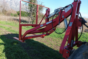 Caricatore posteriore trattore