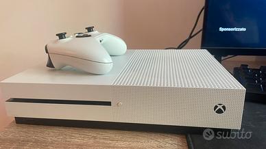 Xbox one s con controller in aggiunta come nuova.