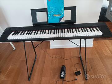 Tastiera Yamaha Piaggero NP32, pedale e cavalletto