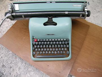 macchina da  scrivere Olivetti Lexicon