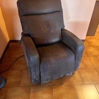 Poltrona per anziani motorizzata