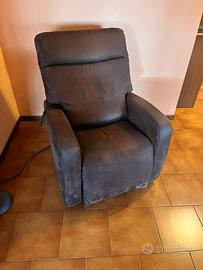 Poltrona per anziani motorizzata