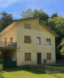 Appartamento in villa con giardino e campo tennis