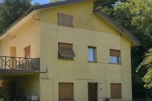 Appartamento in villa con giardino e campo tennis