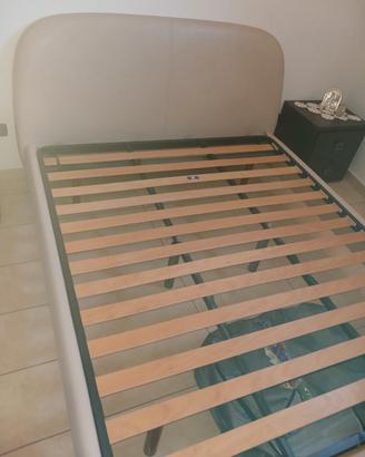 letto matrimoniale in pelle 