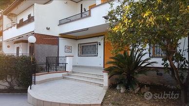 Splendito villino in residence Estate 2026