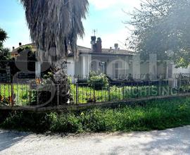 Villa o villino Latina [Cod. rif LT100VRG]