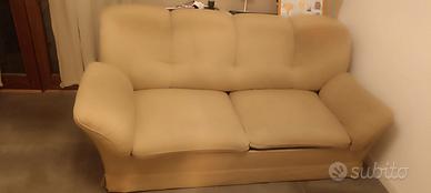 Coppia divano letto più poltrona letto.