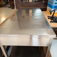 Tavolo da lavoro professionale con cassetto