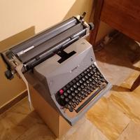 Macchina da scrivere Olivetti 82 Diaspron