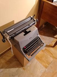 Macchina da scrivere Olivetti 82 Diaspron