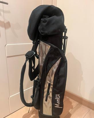 Sacca da golf con set di mazze