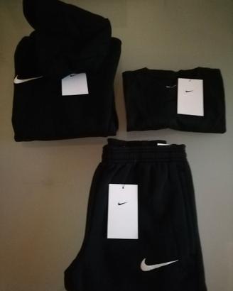 Tuta Nike bambino + T. shirt NUOVE