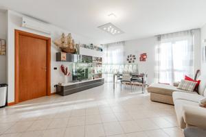 TRILOCALE CON AMPIO SOGGIORNO