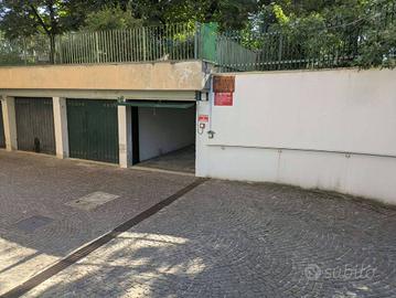 Box / Garage di 12 m² a Milano