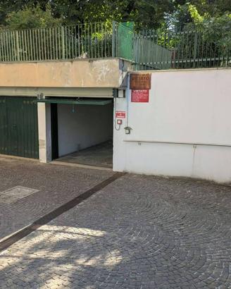 Box / Garage di 12 m² a Milano