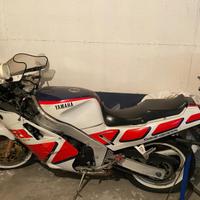 YAMAHA FZR 1000 genesis  87 progetto da completare