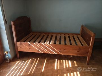 letto singolo di noce