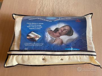 Cuscino ergonomico in schiuma memory