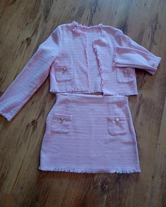 completo giacca e minigonna  rosa