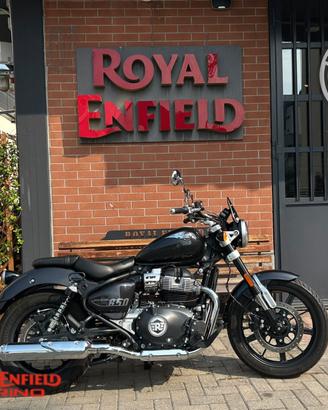Royal Enfield Super Meteor 650 Astral Black del 20