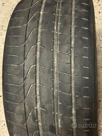 Gomme Pirelli PZero 265/35 R19
98Y 