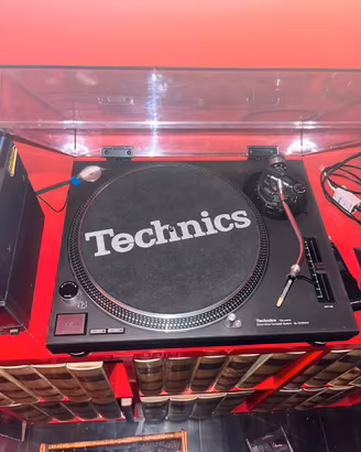 Giradischi TECHNICS SL 1210 mk2 da VETRINA