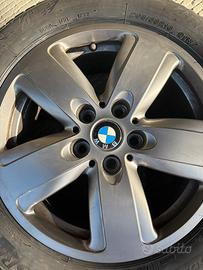 Cerchi in lega gommati BMW