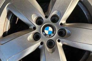 Cerchi in lega gommati BMW