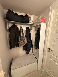 Cassapanca, scarpiera e appendiabiti