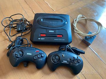 Console Sega megadrive con due joypad originali