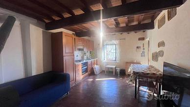 Casa indipendente di 70 m² con 3 locali e box auto