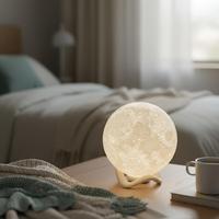 Lampada a forma di luna