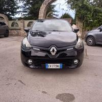 RENAULT Clio (A70)