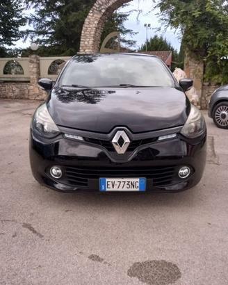 RENAULT Clio (A70)