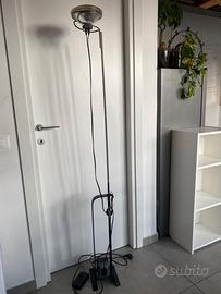 Lampada da terra Toio di Flos