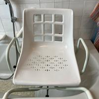 Sedia girevole per vasca