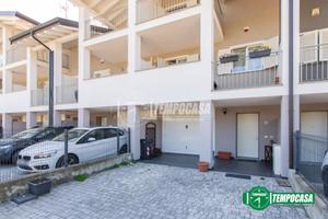 VILLETTA A SCHIERA DI RECENTE COSTRUZIONE - OLEGGI