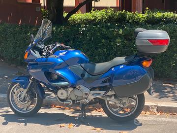 Bella Honda Deauville 650 BLU del 2003