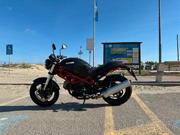 Ducati monster 695