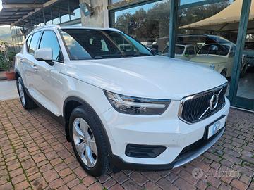 Volvo XC40 D3 AWD Geartronic Momentum Pro