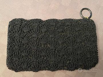 Borsa a mano con ricamo perline