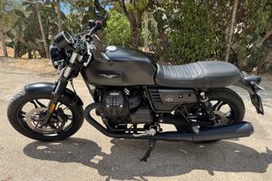 Moto Guzzi V7 stone 2020 Night Pack